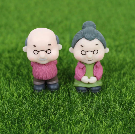 Y2- Couple Miniature (An Old Couple Set)