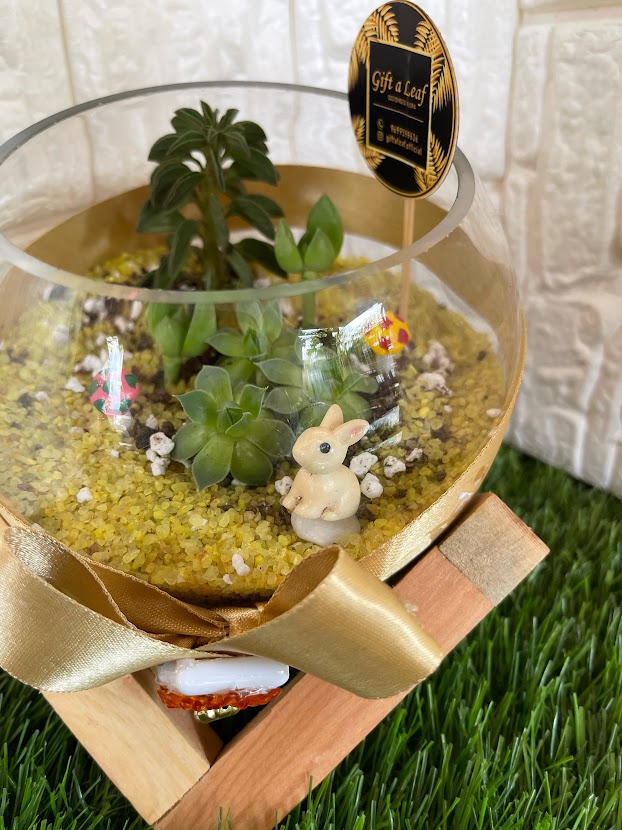 GL62-Round Gold Terrarium (with wooden stand)